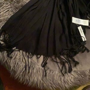 GAP Accessories - Black GAP Scarf 🧣 w/ fringe. NWT. GAP Accessories - Black GAP Scarf 🧣 w/ fringe. NWT.